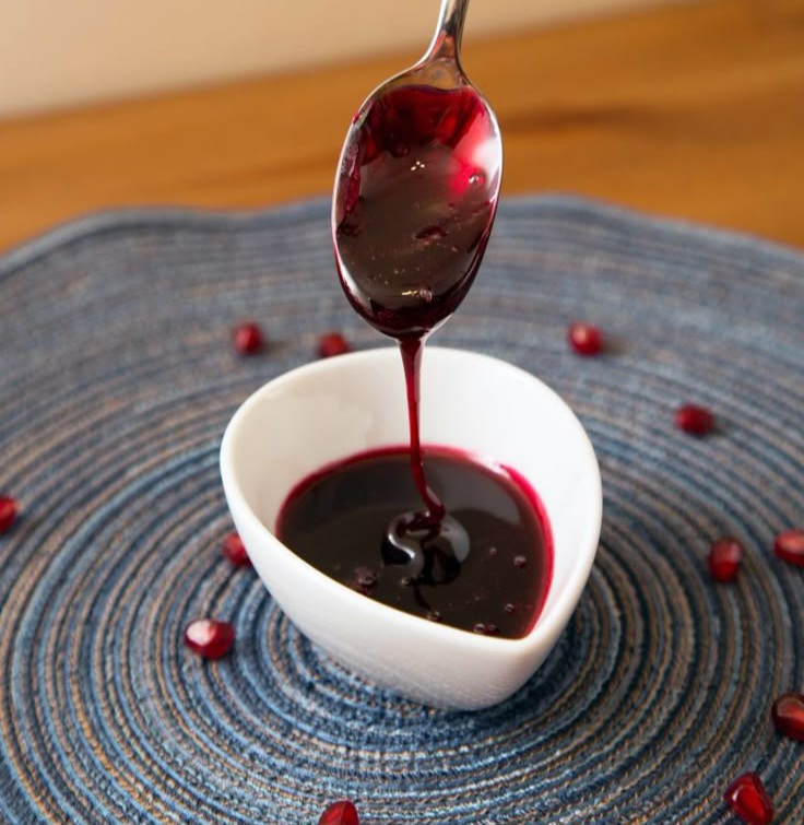 How to Buy Pomegranate Molasses in Bulk in UAE? Wholesale Prices, Import Regulations & Process for 2025